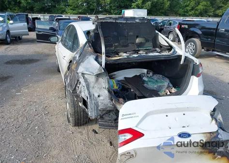 2014 Ford Fusion Hybrid Titanium from USA, damaged, VIN 3FA6P0RU7ER372654